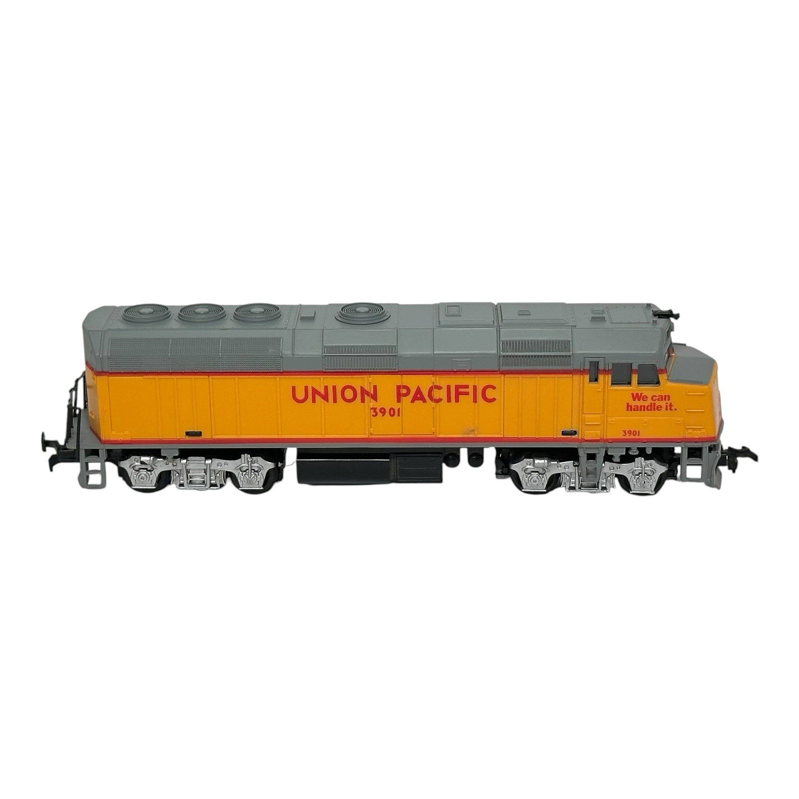 LIFE-LIKE HO SCALE 3901 UNION PACIFIC EMD F40PH DIESEL LOCOMOTIVE DUMMY