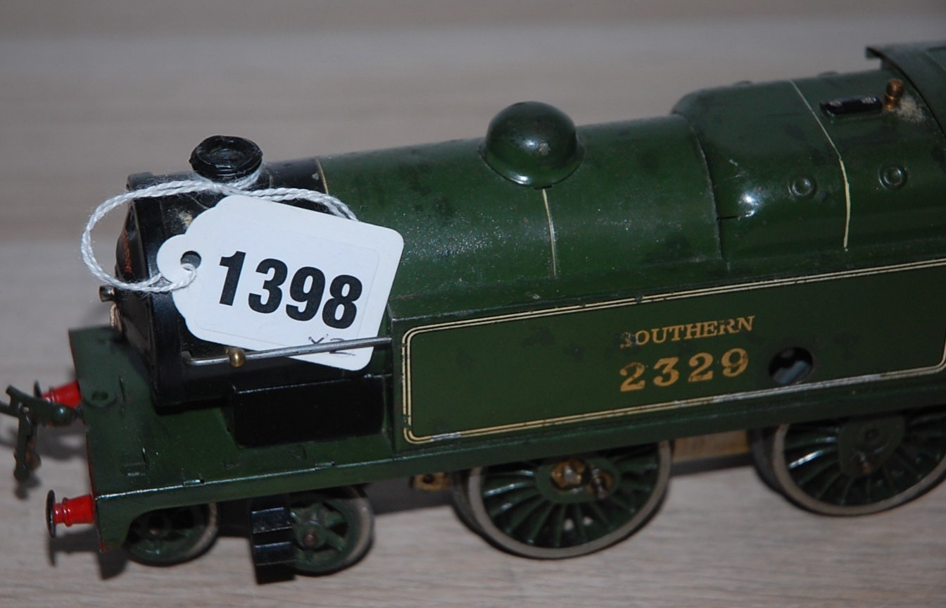 HORNBY O GAUGE CLOCKWORK No 2 SPECIAL TANK LOCOMOTIVE IN GREEN S R LIVERY