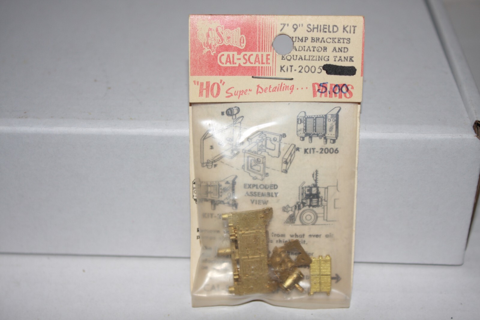 CAL SCALE-KIT- 2005 -7’9″ SHIELD KIT w/ COMPONENTS – HO – NEW IN SEALED BAG