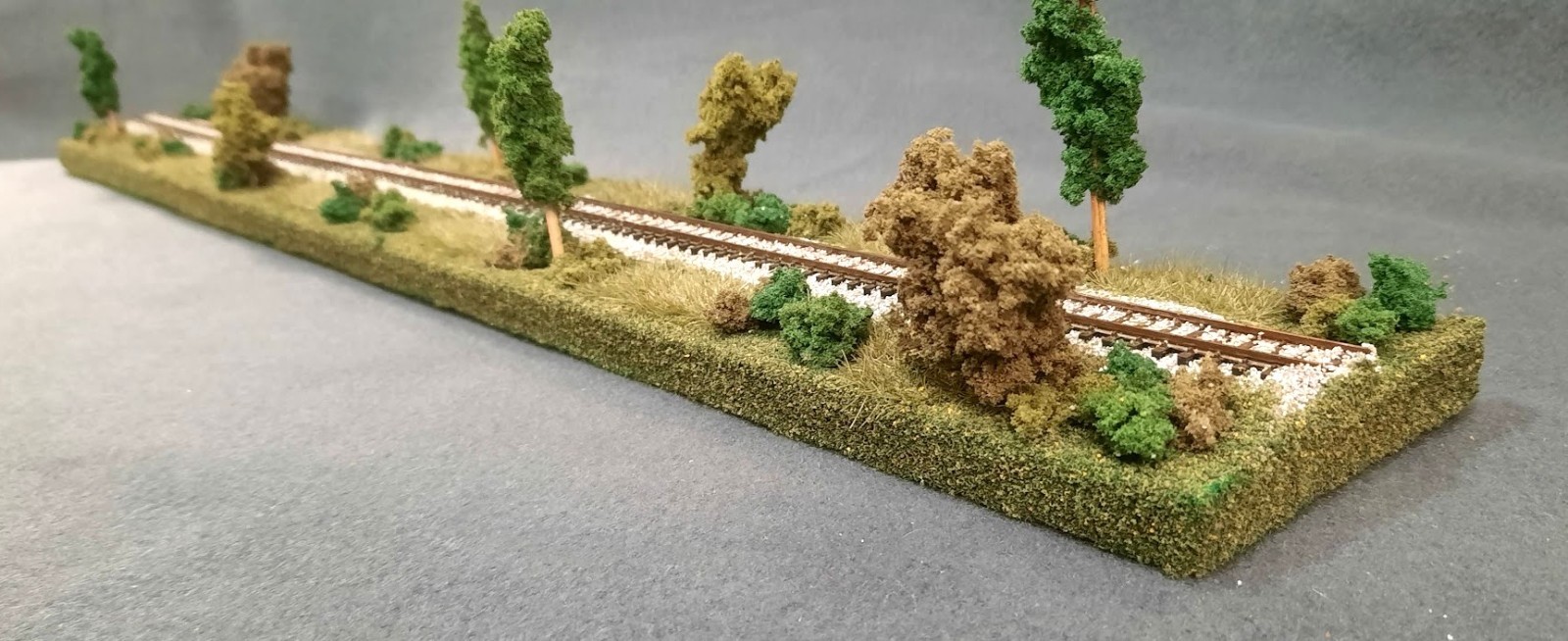 N SCALE 24″ “SUMMER SCENE ” DISPLAY DIORAMA FOR ANY N SCALE TRAINS