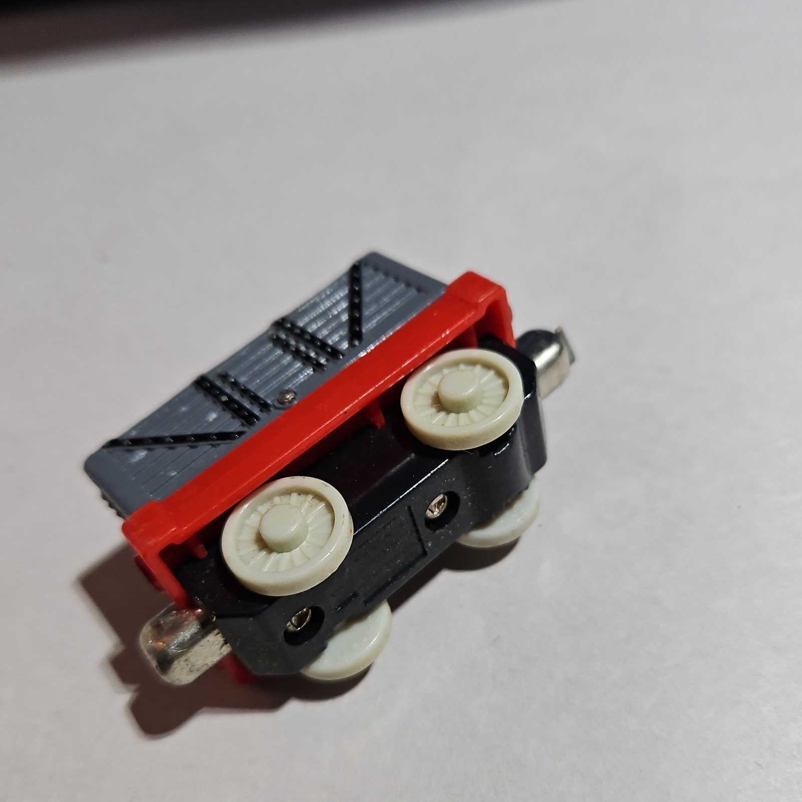 Thomas & Friends HO 1:87 Diesel Locomotive Analog Plastic Gray/Red/Black/White