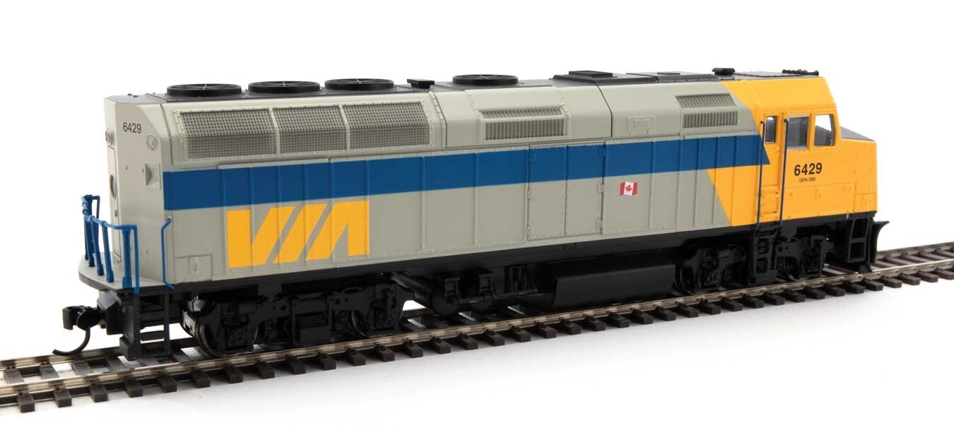 Walthers Mainline HO 9475 VIA EMD F40PH Diesel Locomotive DC