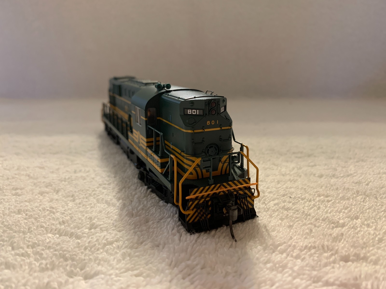 Atlas Classic #8785 HO Scale Maine Central ALCO RS-11 Locomotive #801 DC tested