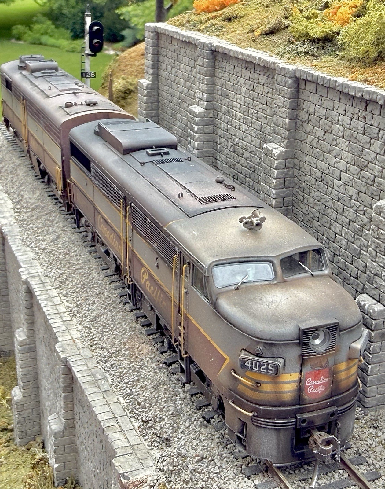 HO Scale Rapido CP ALCo PA-1 and PB-1 Diesel Locomotives DCC/Sound/weathered