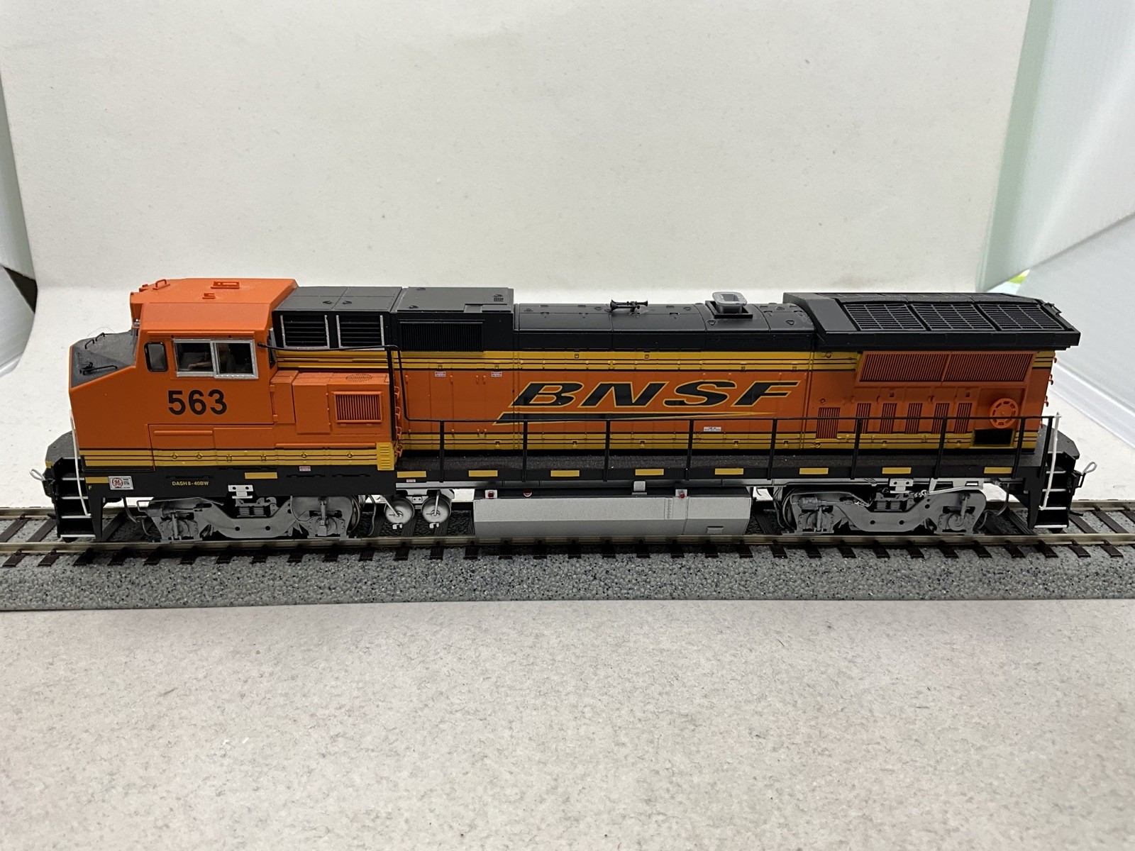 Atlas Master Gold HO Scale BNSF Dash 8-40BW w/ DCC/DC/QSI Sound #563 #9871
