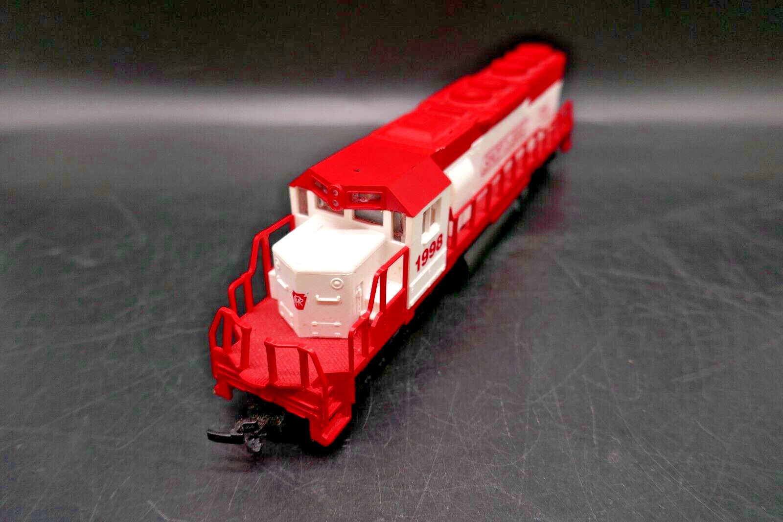 HO Mehano SD40 Shop N Save Locomotive 1998 – Tested & Working