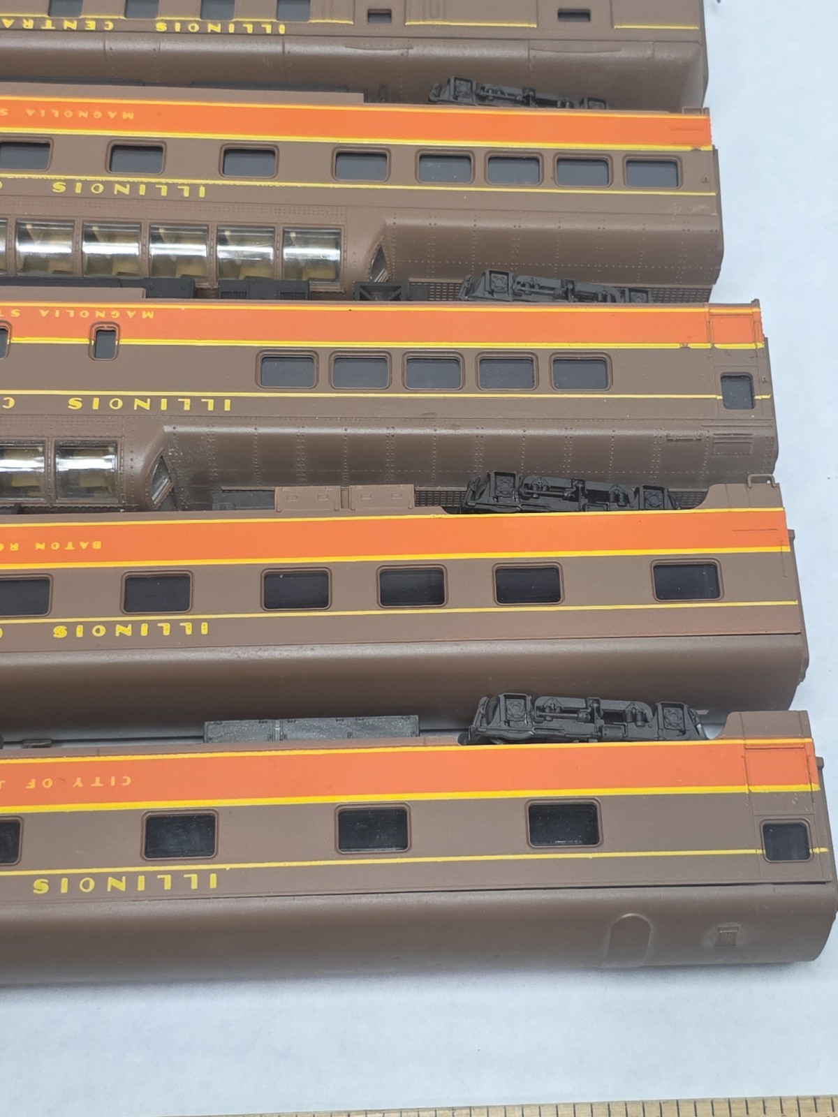 8 As Is Rivarossi Illinois Central Passenger Cars Vista Dome Coach Read Descript
