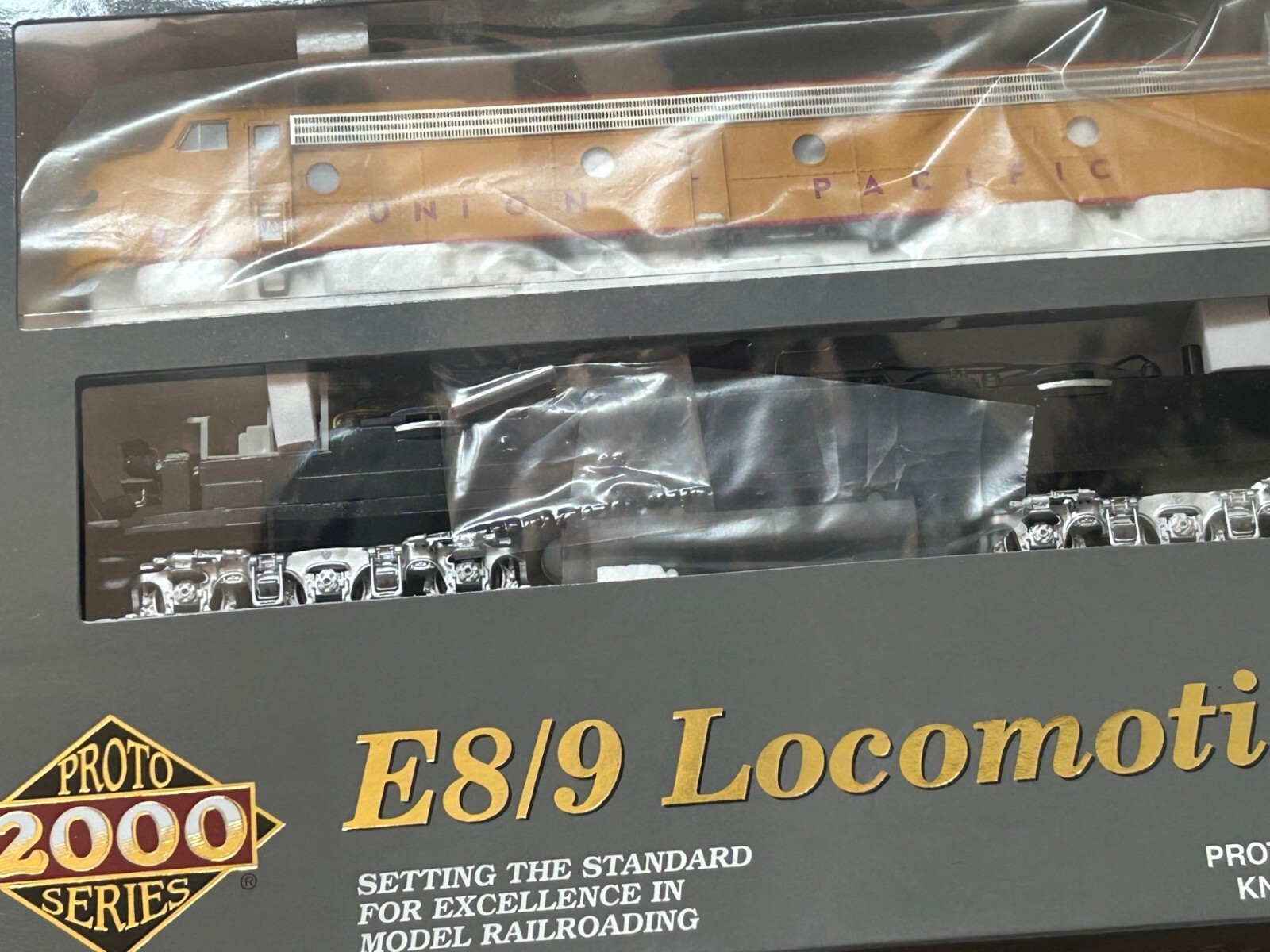 UNION PACIFIC CITY EMD E8/9 – A unit #930 DCC/ QUANTUM SOUND HO Scale NEW SEALED