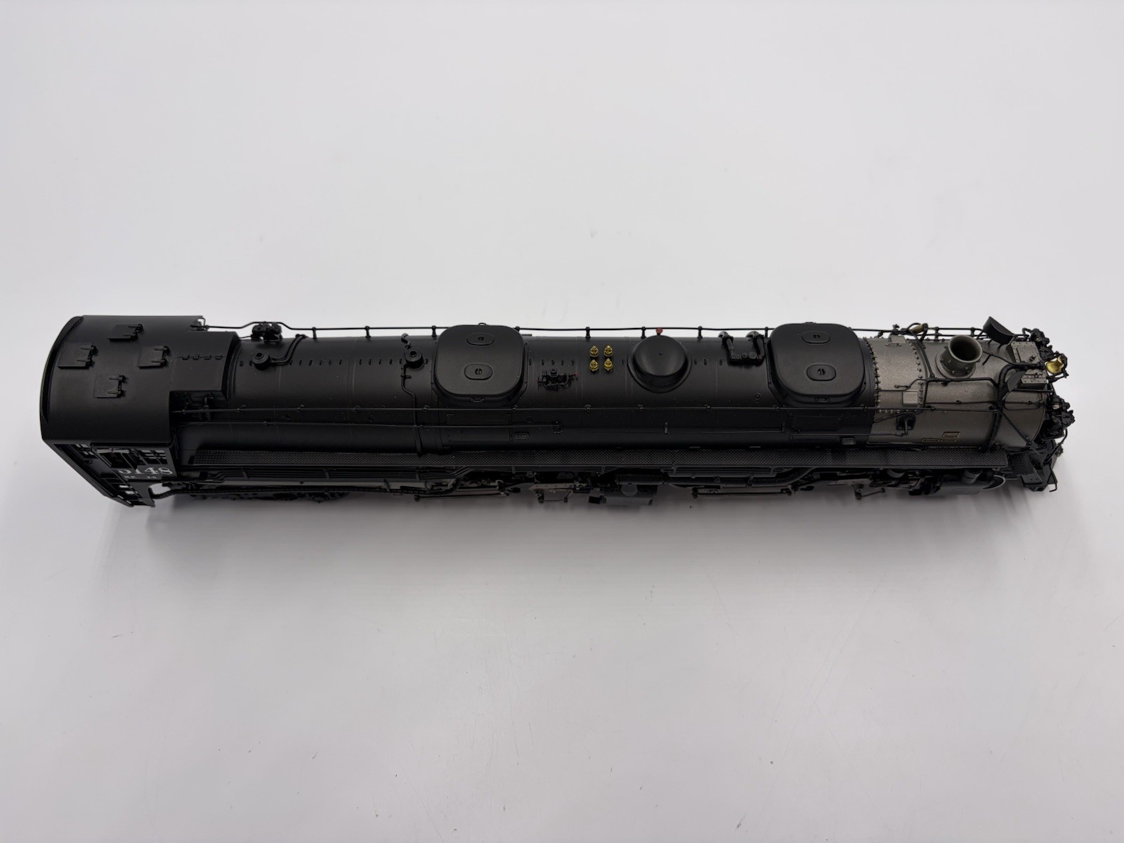 HO Scale Division Point Northern Pacific Z-8 4-6-6-4 Steam Locomotive