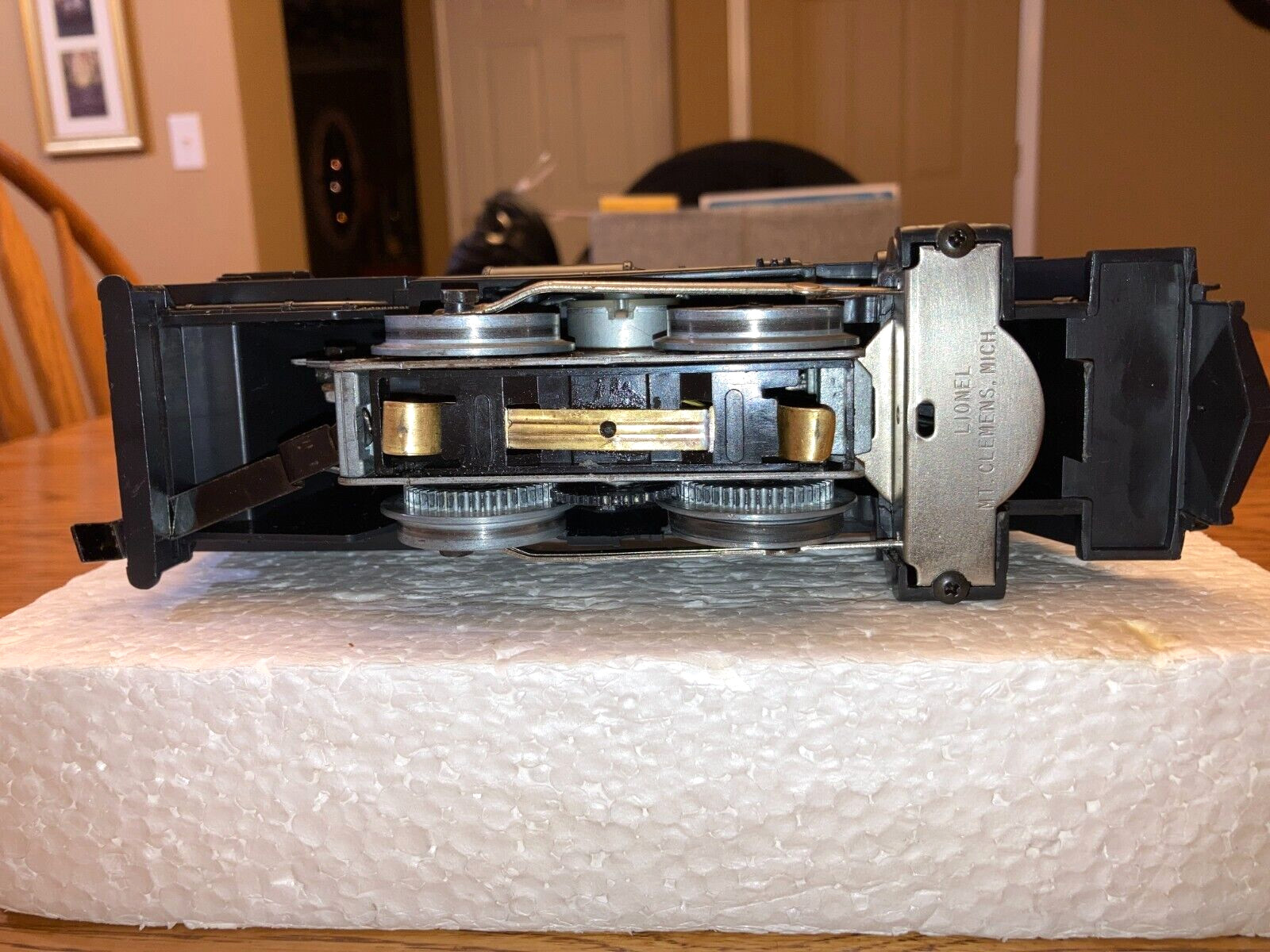 LIONEL 8704 Steam Locomotive Runs Great on AC or DC Power watch video