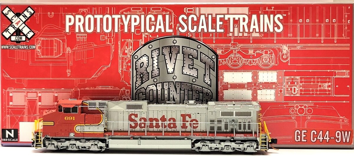 Scale Trains SXT31471 N Scale Santa Fe GE C44-9W Diesel Locomotive #691 EX/Box