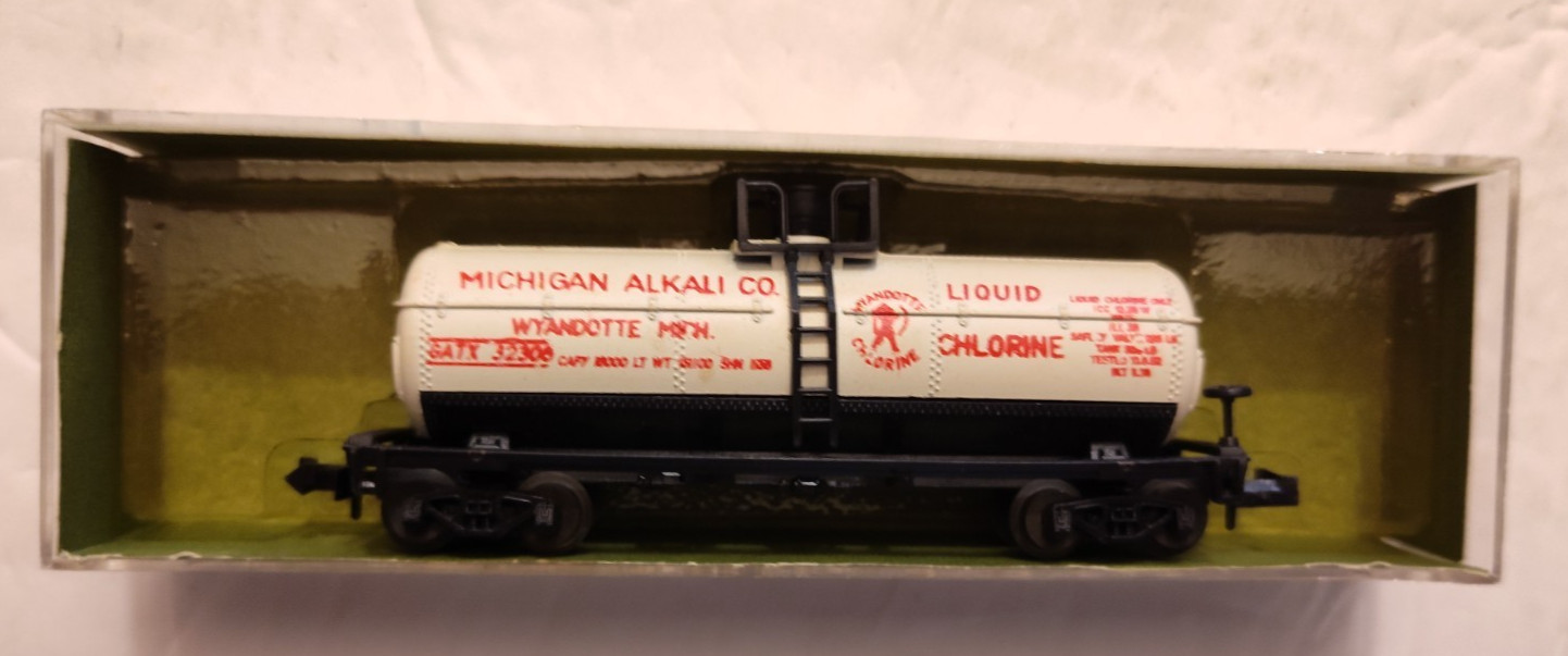 N Scale Postage Stamp Michigan Alkali Wyandotte Tank Car GATX 32306
