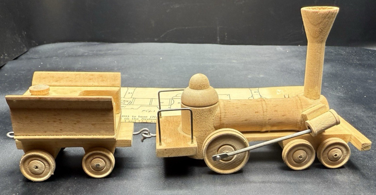 WILLIAM GALLOWAY 1837 BT ASSEMBLED REALISTIC WOODEN MODEL TRAIN FOR DISPLAY