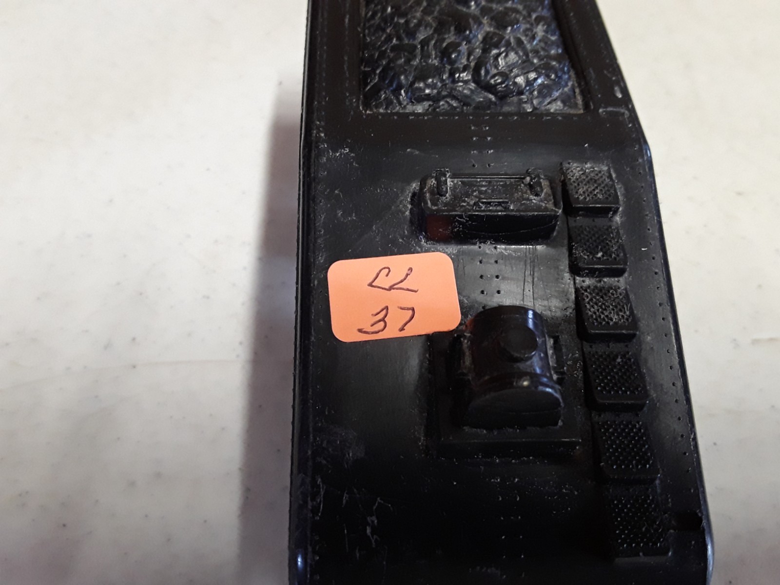 Vintage Lionel O/O-27 Gauge Black Sloped Back Lionel Lines Tender -No Box (CC-37