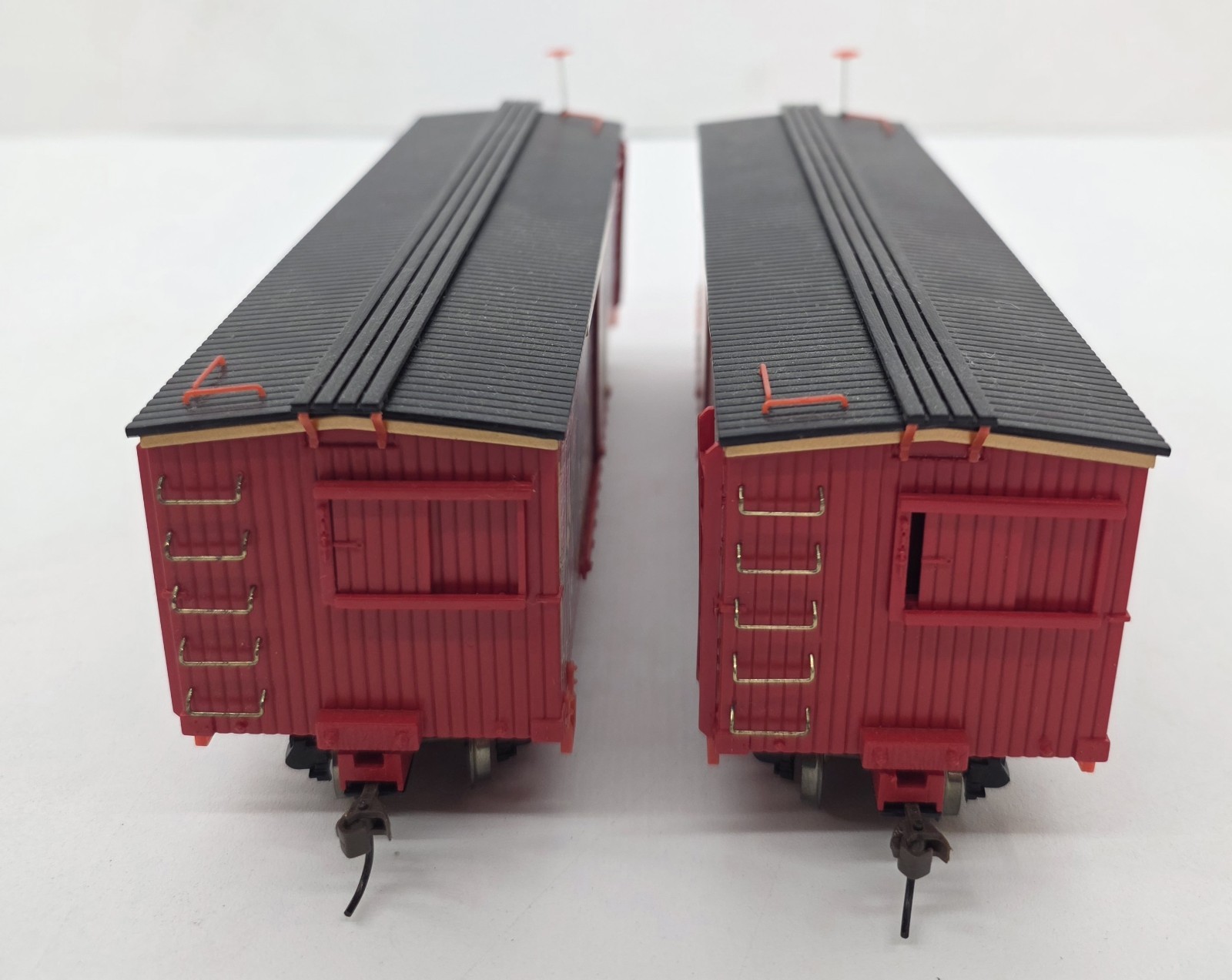 Hawthorne Village Fire Fighters Heroes Express Locomotive, Tender and Cars On30