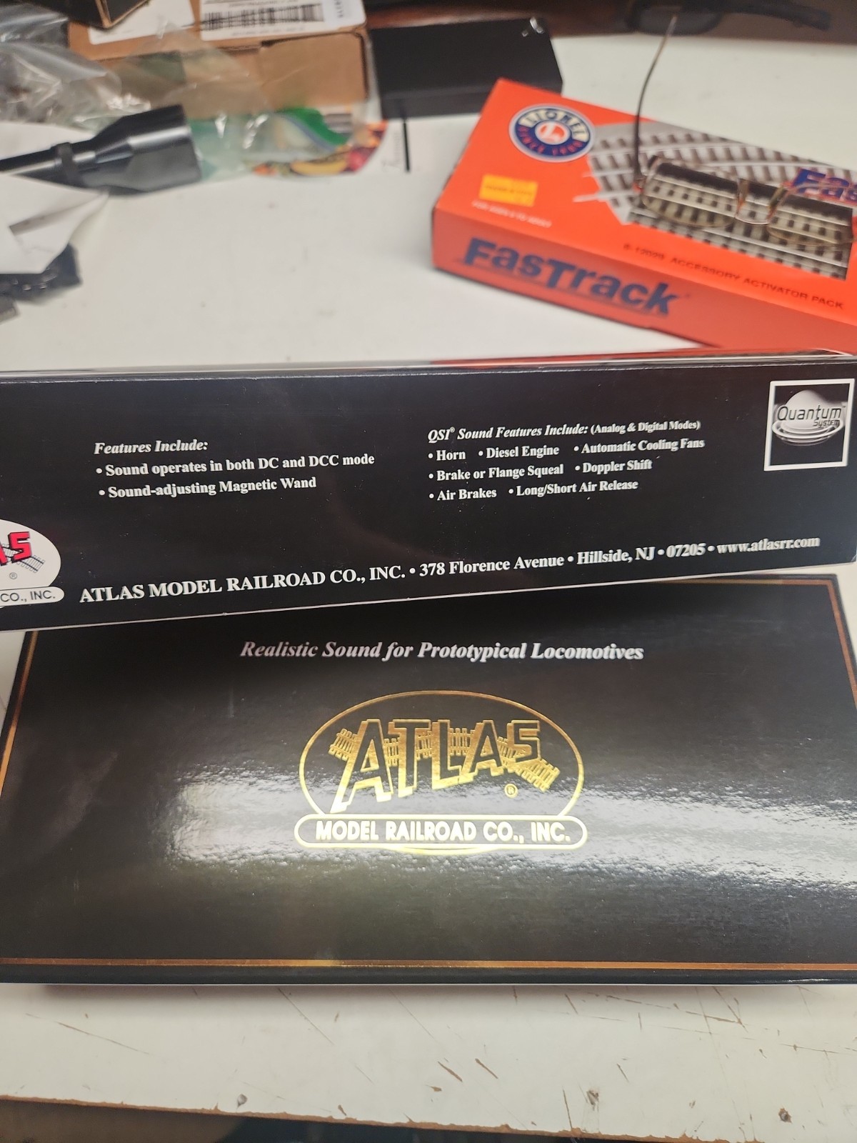 Atlas Master #8174 HO Scale Union Pacific GE B23-7 Diesel Locomotive-GOLD #152