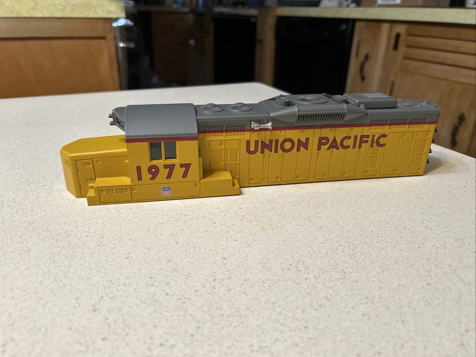 Lionel Union Pacific O Gauge Yellow And Gray Diesel # 1977 Shell Only Lighted