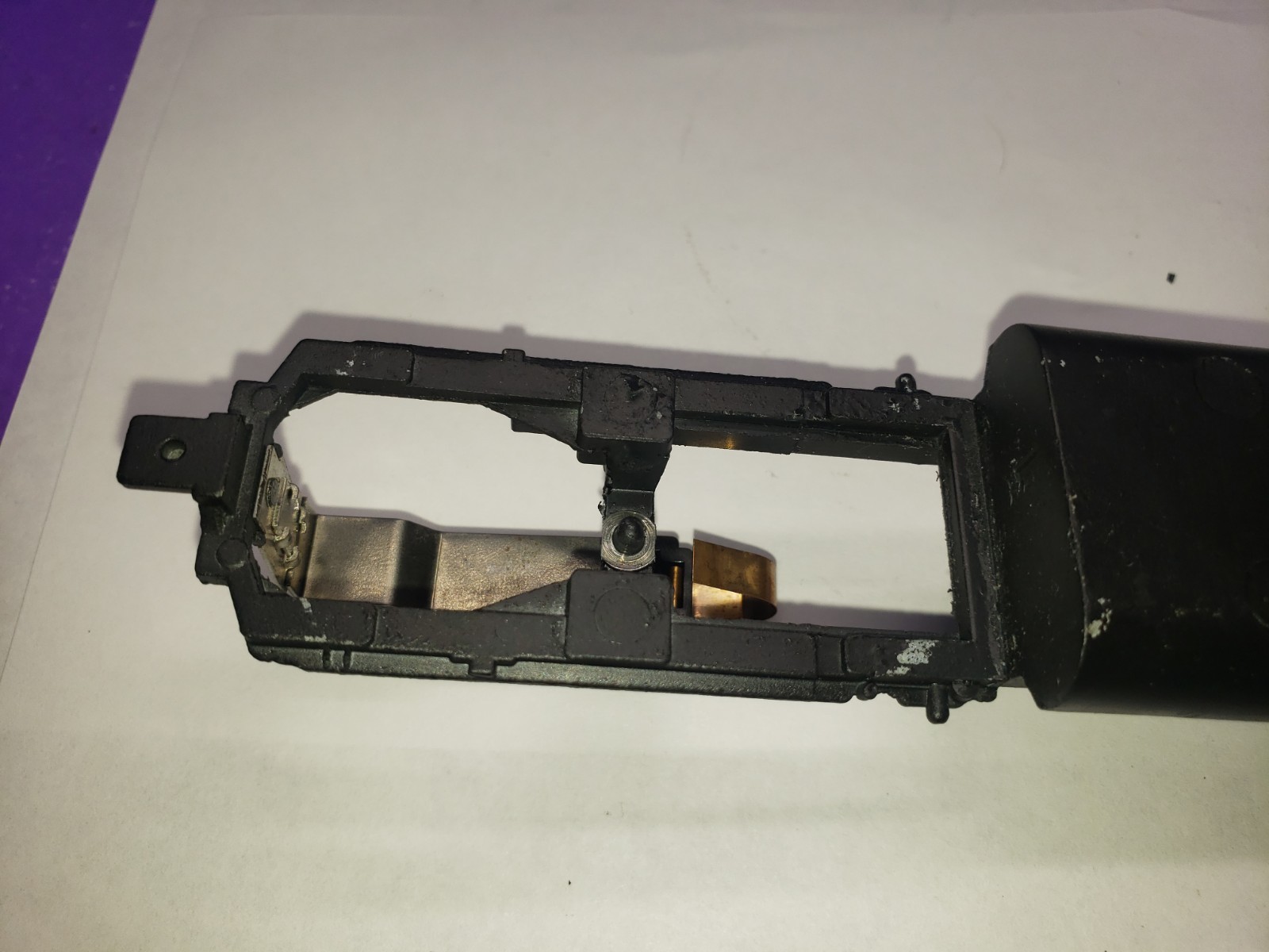 HO SCALE ATHEARN SD45 SDP40 METAL UNDERFRAME CHASSIS HEADLIGHT ASSEMBLY PART