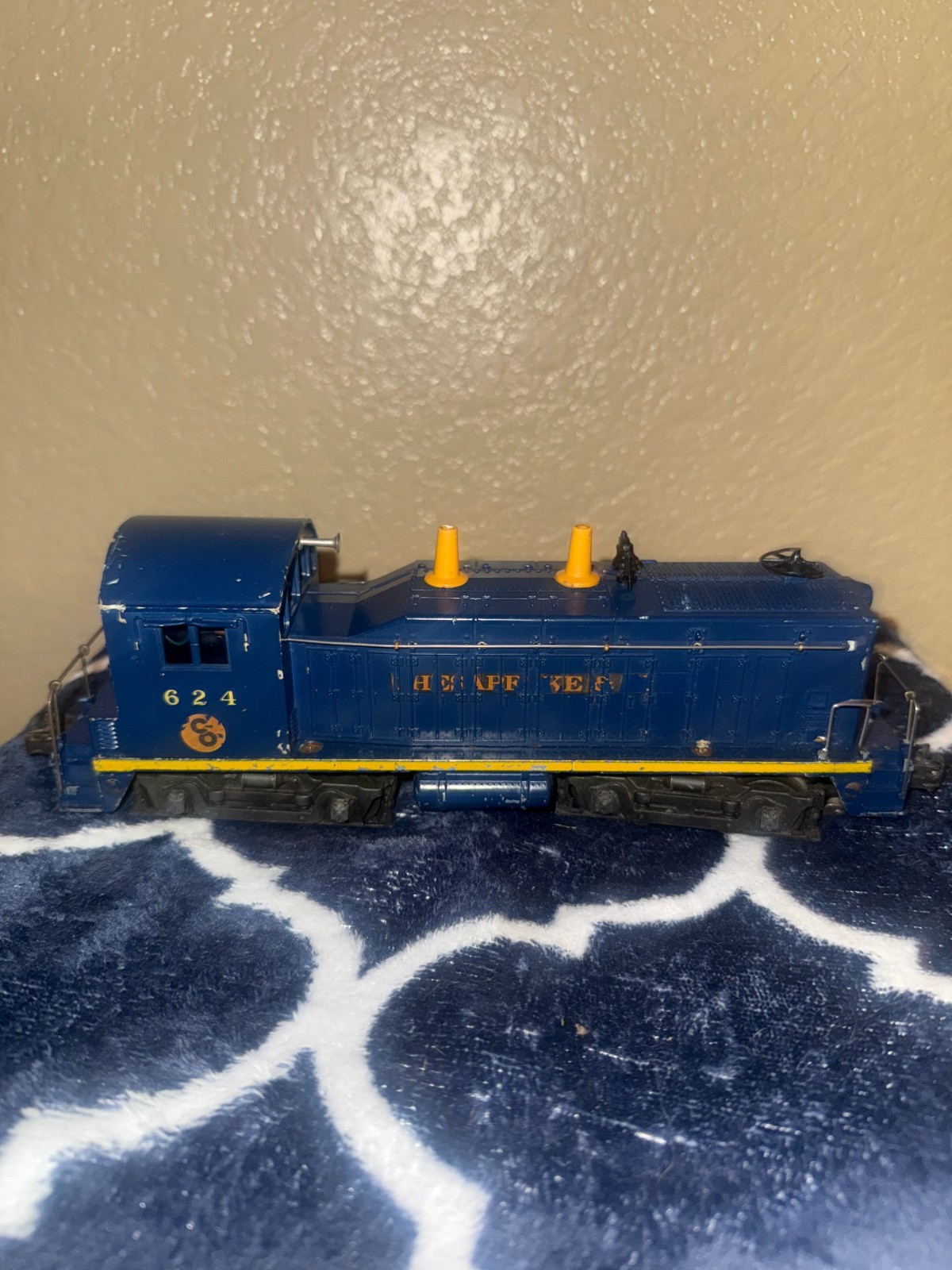 Lionel Postwar 624 C & O EMD NW-2 Diesel Switcher