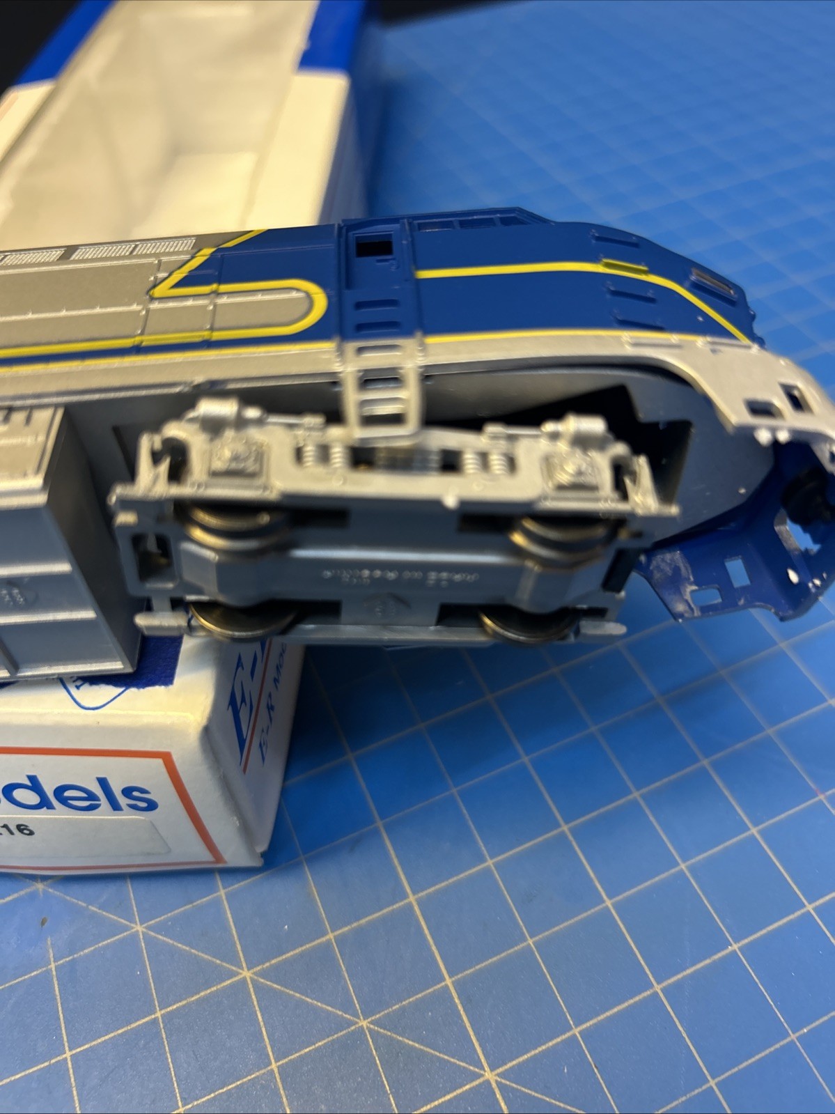 E-R Models HO D&H Sharknose Diesel Locomotive #1216 Runs Great