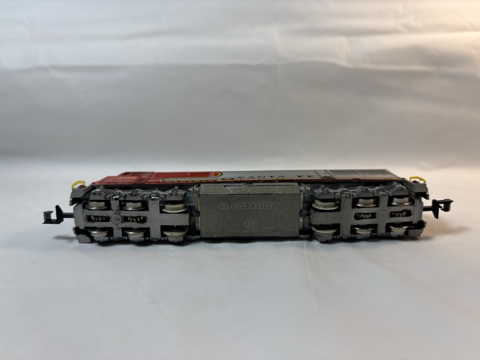 Minitrix N Scale 2012 Santa Fe GE U30C Diesel Locomotive 405 TESTED
