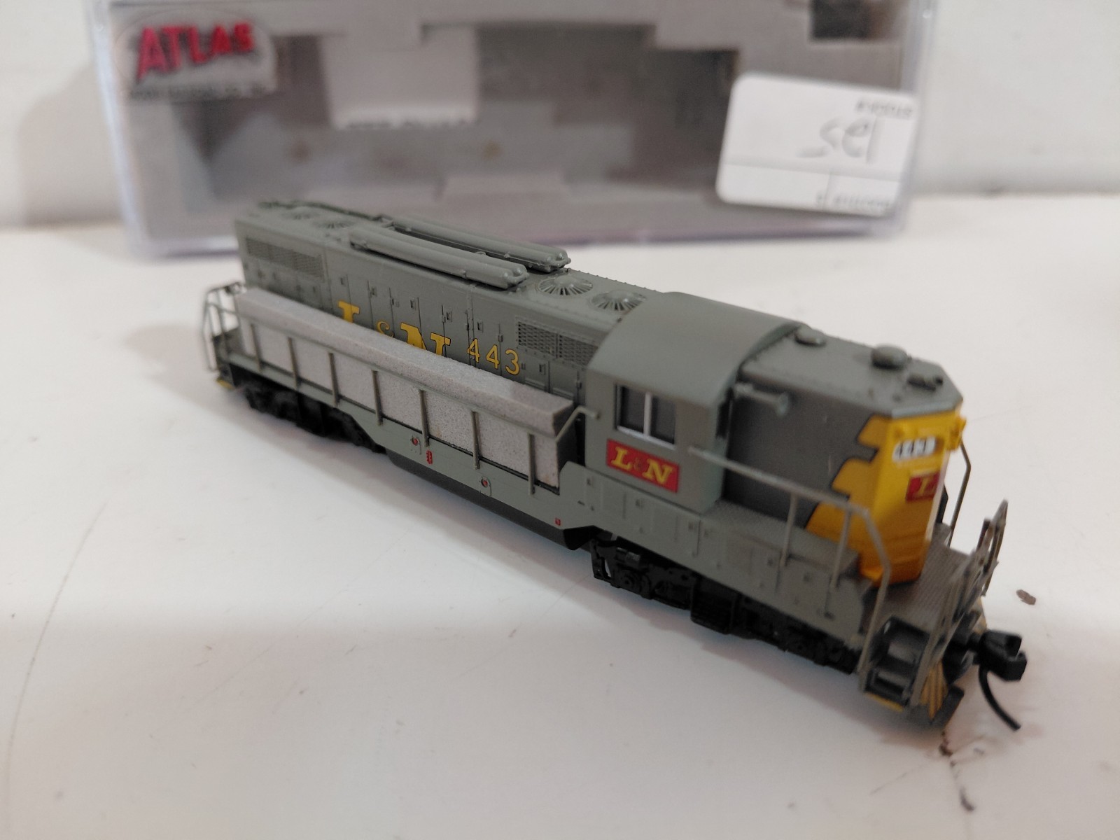 Atlas 48166 N Gauge Model Railroad Louisville Nashville GP-7TT Diesel Engine 443