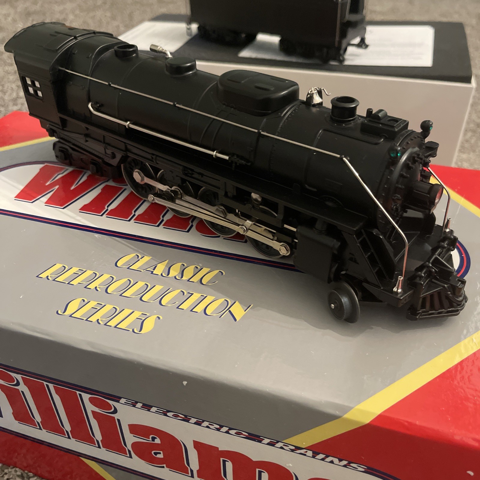 Williams Berkshire 2-8-4 w. Digital Whistle & Bell – Berk #106 Undercoated.
