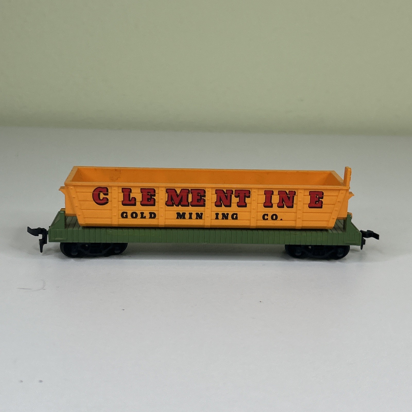 1979 HO Gauge Clementine Gold Mining Co. 40′ Dump Car No. 936-2 by TYCO