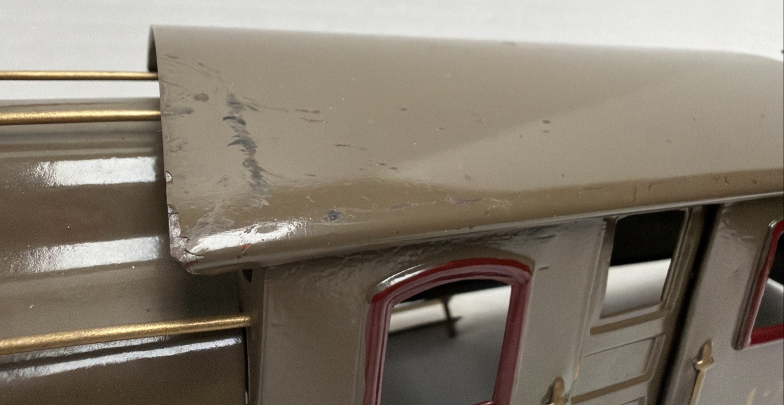 LIONEL PREWAR STANDARD GAUGE 42 ELECTRIC LOCOMOTIVE SHELL WITH TRIM – REPAINTED