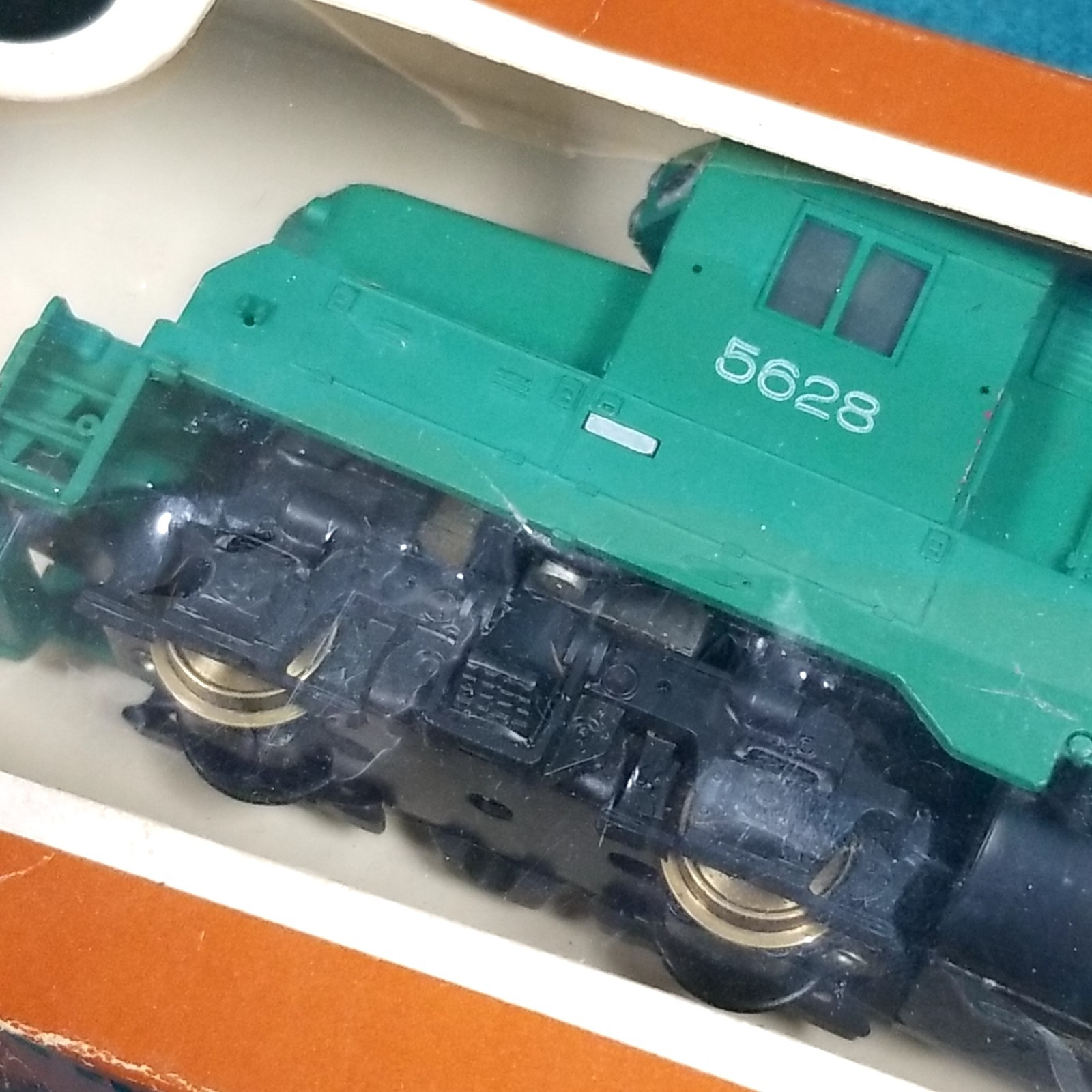 TYCO HO Scale Penn Central #5628 Engine Model Train For Repair Mantua