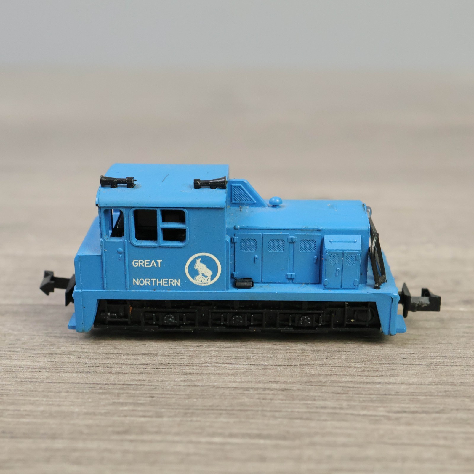 Atlas #2162 N-Scale WDT Diesel Loco Switcher Great Northern (Blue)