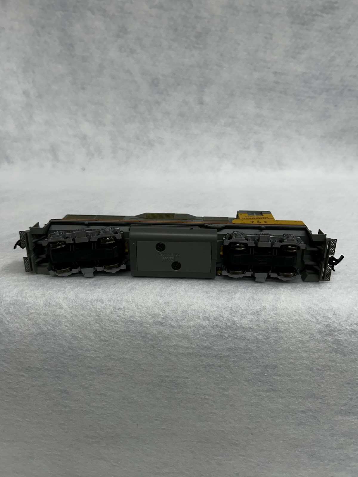 Beautiful KATO Union Pacific Railroad GP-35 Diesel Engine HO