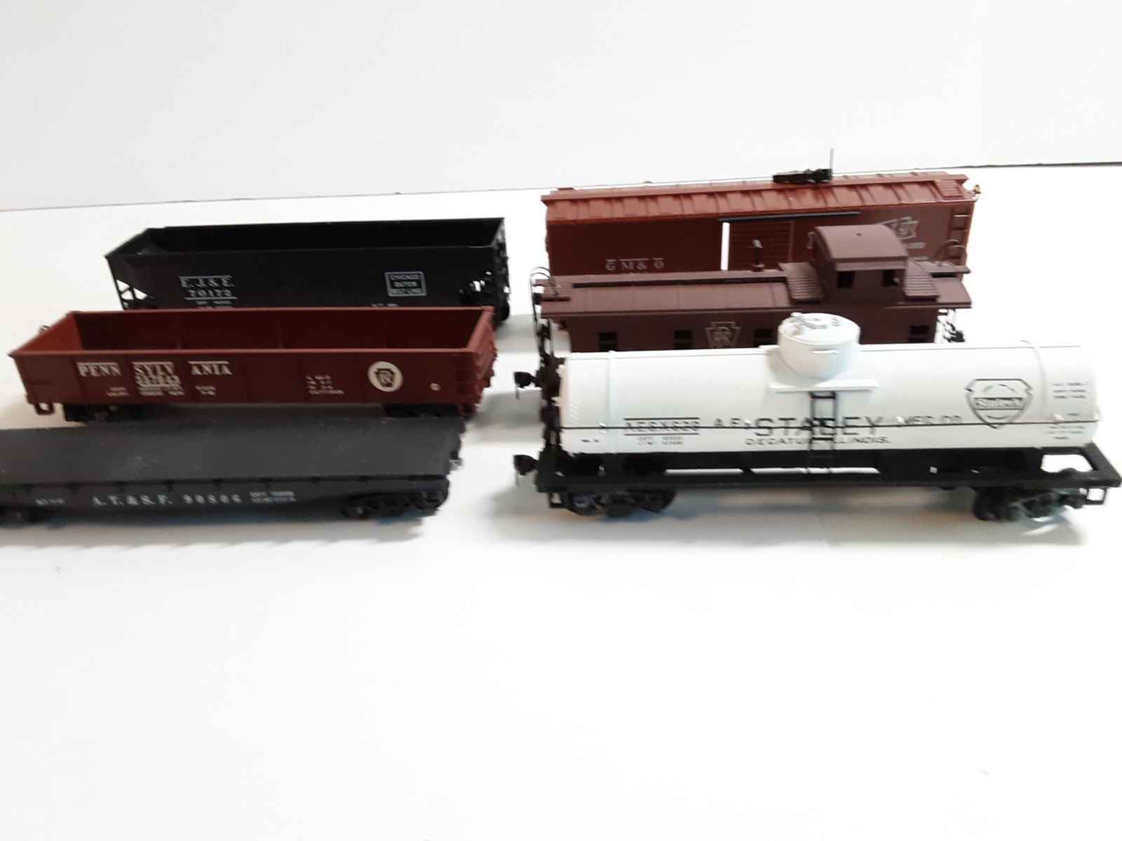 Vtg Lot Of 6 Box Cars, Tanker Cars, Flat Cars, Caboose See Description (1)