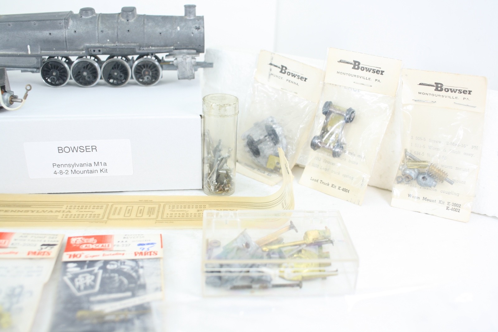 HO Scale Bowser Pennsylvania Railroad M-1a 4-8-2 Locomotive & Tender Kit