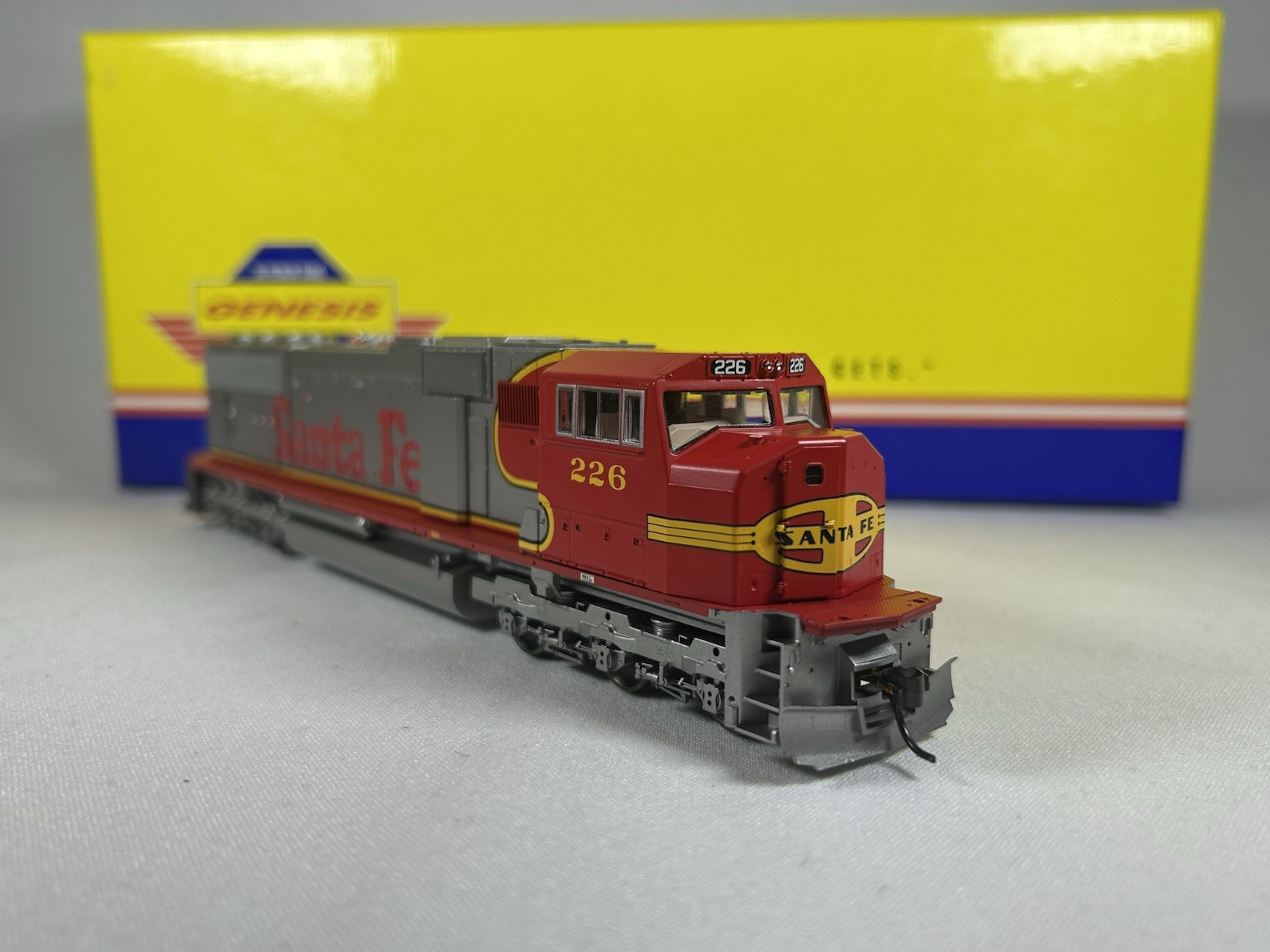 HO Athearn Genesis DCC Sound Santa Fe SD75M #226