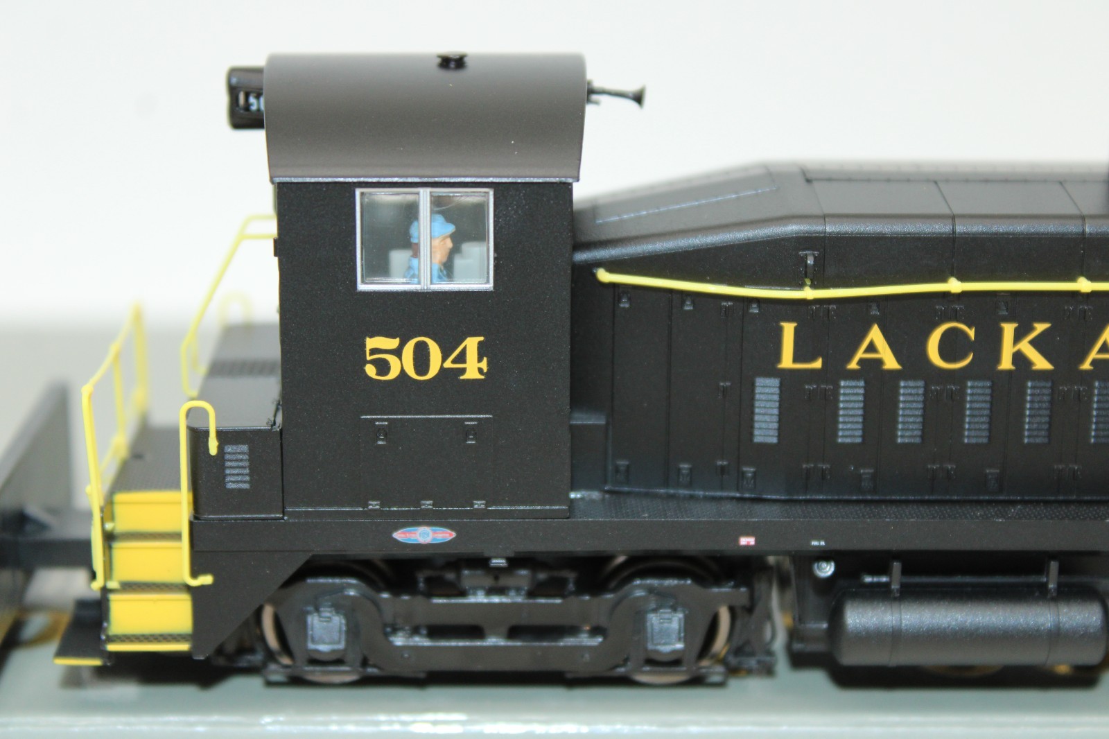 Walthers Proto HO Scale DL&W Lackawanna SW8 Diesel Locomotive #504 DCC