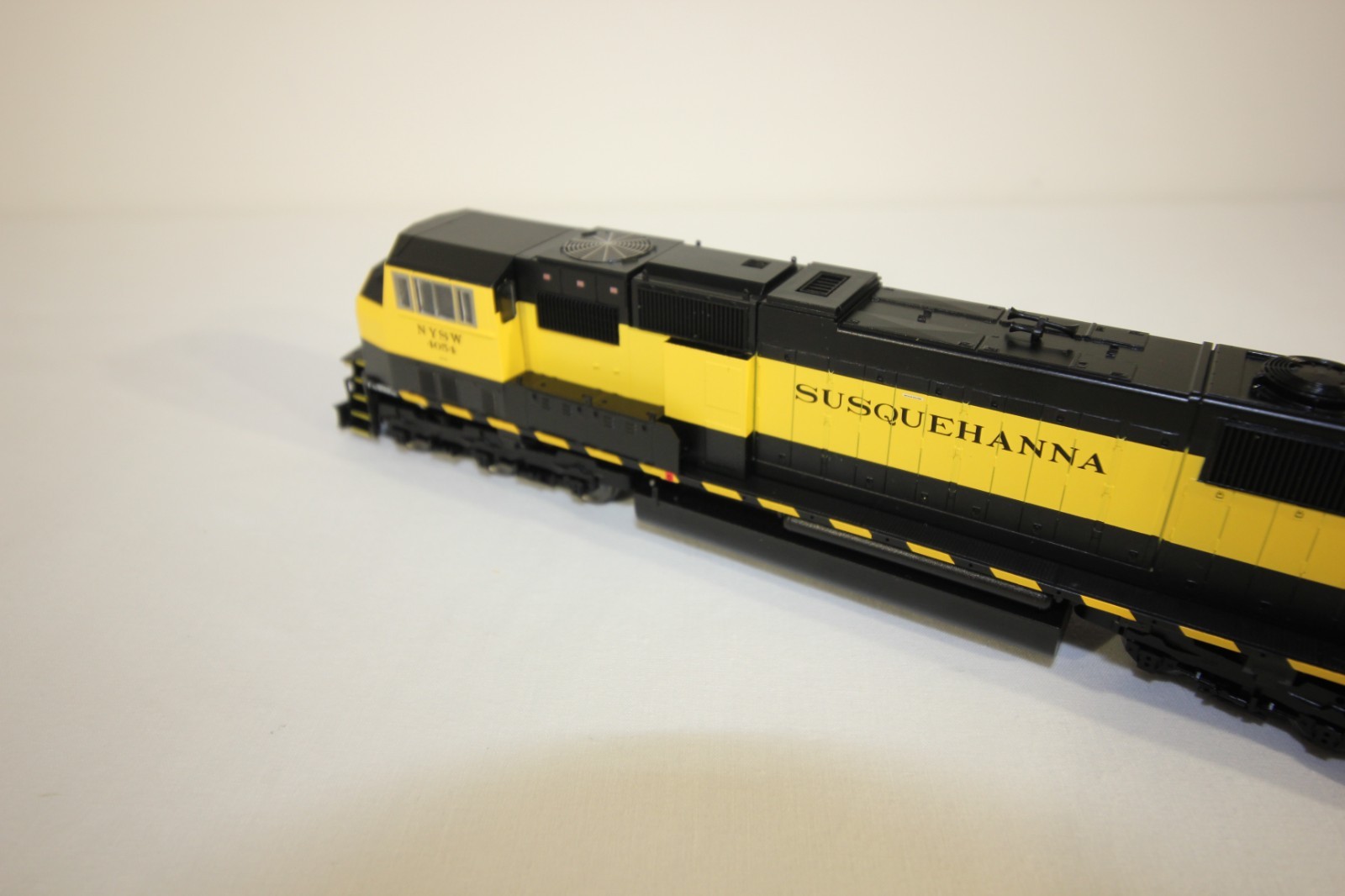 Athearn Genesis HO SD70M NYS&W Susquehanna #4054 0G6130 DC NIB NOS