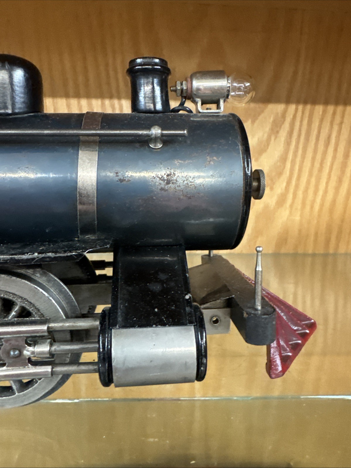 Lionel Mfg #5 Thick Rim With Pedestal Headlight