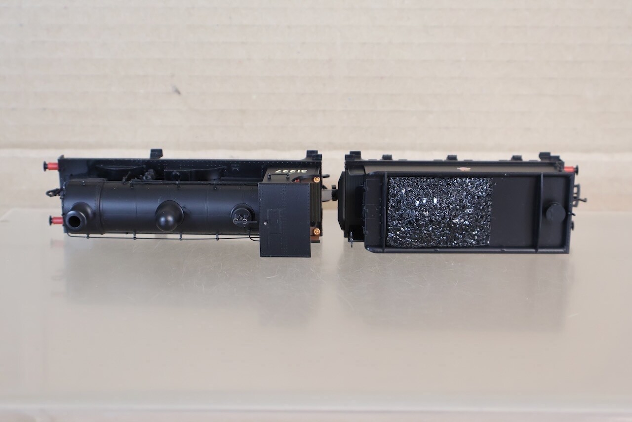 BACHMANN 31-462A DCC READY BR 0-6-0 WAINWRIGHT C CLASS LOCOMOTIVE 31227 om
