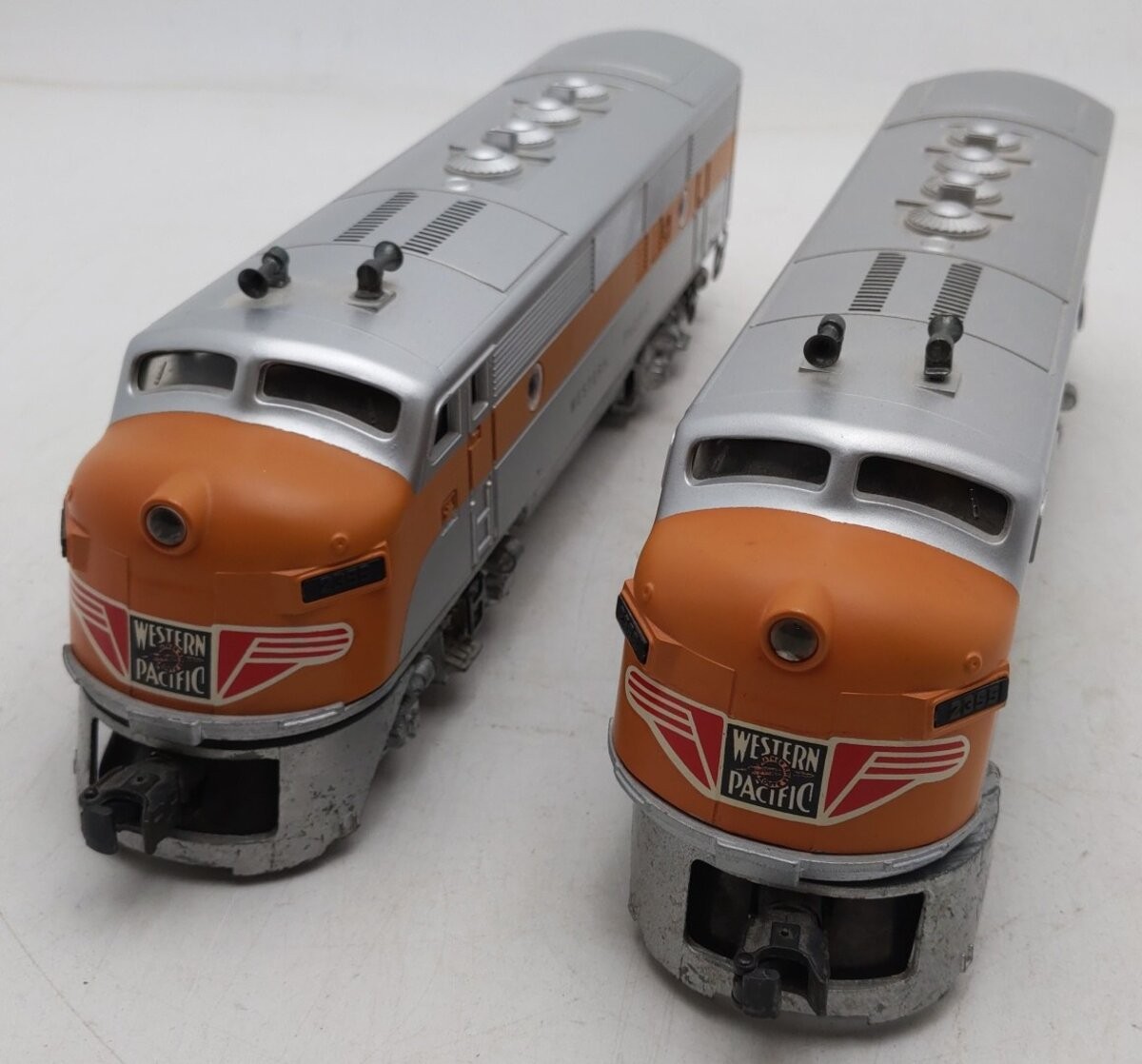 Lionel 2345 Vintage O Western Pacific F3 AA Diesel Locomotive Set w/Repro Shells