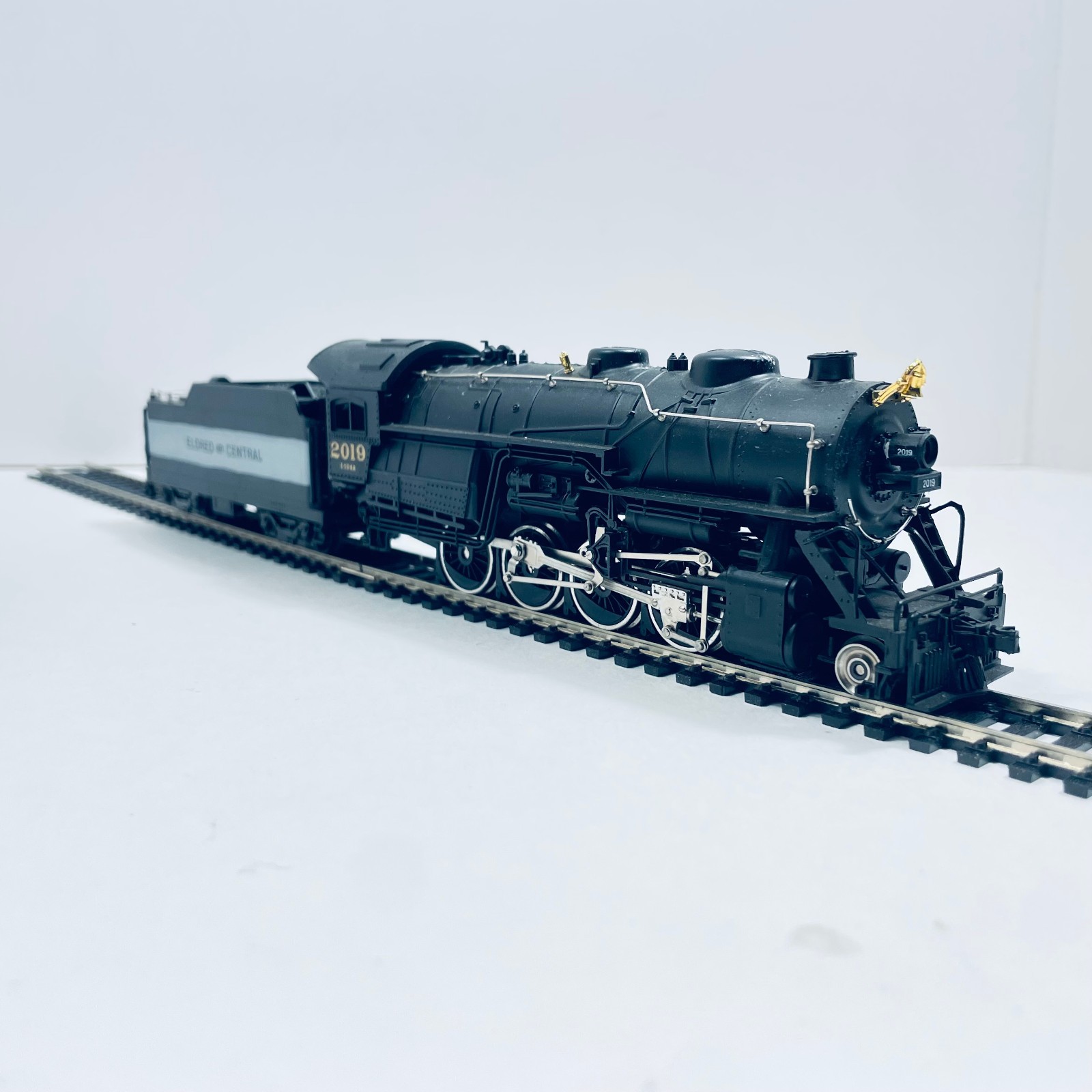 HO Scale Bachmann 2-8-0 Consolidation Steam Locomotive and Tender HOE-9