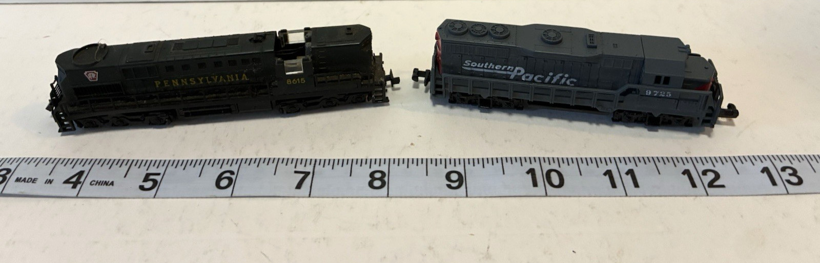 MRC N Scale ALCO Pennsylvania Railroad #8615 & Southern Pacific 9725