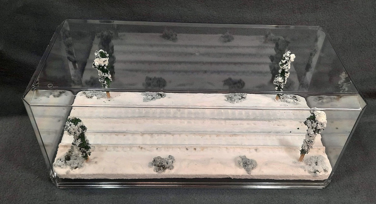 S SCALE 16″ DOUBLE TRACK DISPLAY CASE- “WINTER SCENE”-FOR ANY S TRAINS