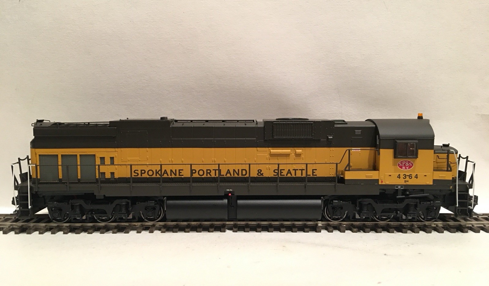 HO Bowser 23594 Spokane Portland & Seattle ALCO C-636 Locomotive SP&S DCC SOUND