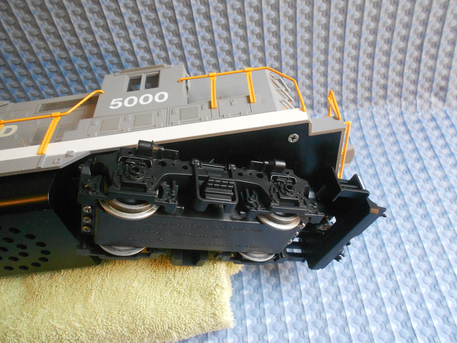 LIONEL 8-85000 G Scale SEABOARD SYSTEM GP-9 DIESEL LOCOMOTIVE LIONEL 8-85000