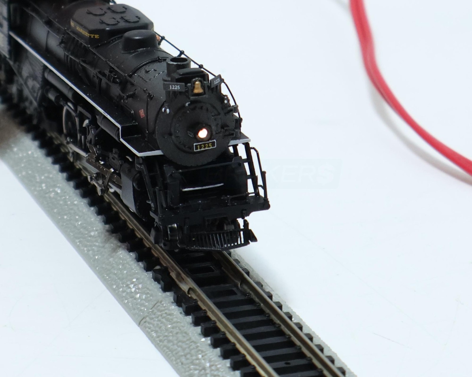 Bachmann Pere Marquette #1225 2-8-4 Locomotive & Tender N Scale