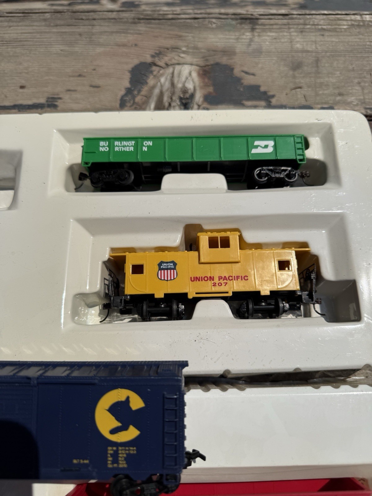 VTG Bachmann HO Scale Santa Fe Flyer Union Pacific Locomotive Train Engines Cars