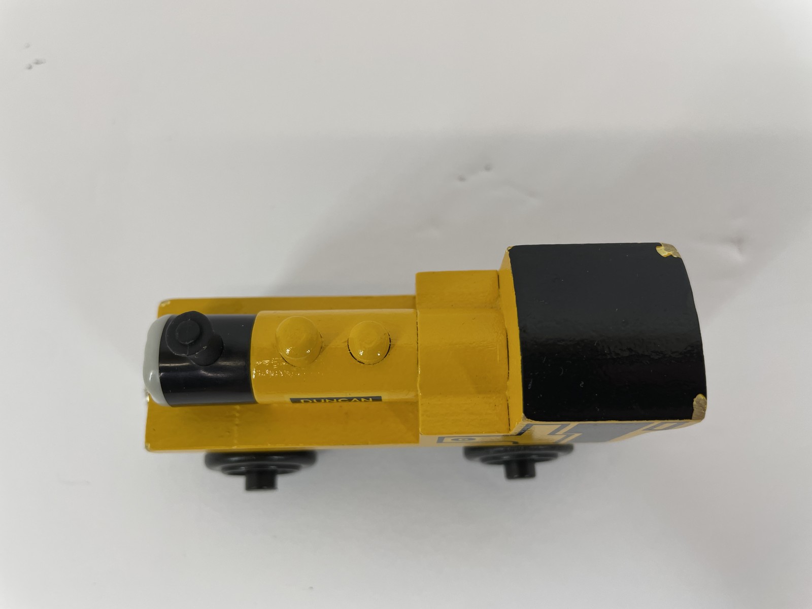 Thomas & Friends Wooden Railway Duncan Yellow Engine No. 6 Model Train Toy