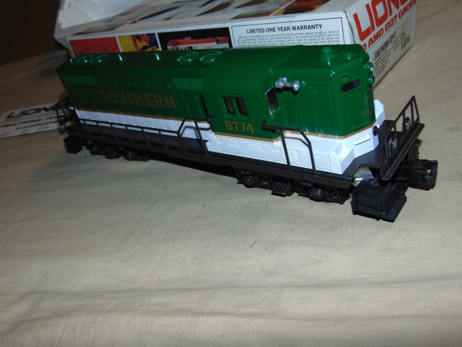 LIONEL O 8774 SOUTHERN GP-7 DIESEL IN ORIGINAL BOX