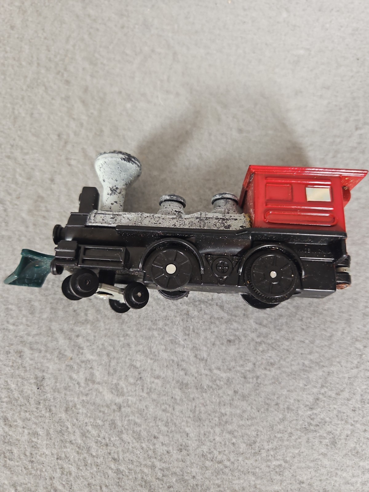 NEW Cobblestone Corners Train Track Lot , Engine And Cars, Christmas Village